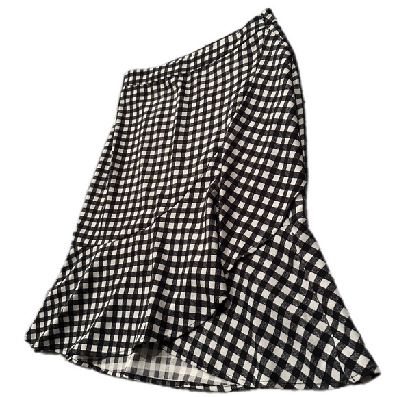 Banana Republic Black/white skirt - Picture 3 of 8